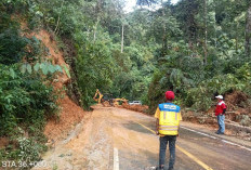 Jalan Nasional Sungai Penuh - Tapan Kembali Normal, BPJN Langsung Terjunkan Alat Berat Tengah Malam