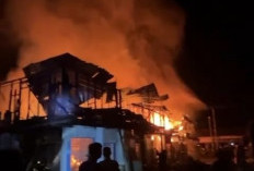 Kebakaran Hebat di Pandan Jaya Geragai, Sekitar 15 Rumah Warga Hangus