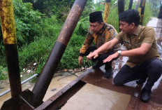 Bupati BBS Pastikan Jembatan Air Hitam Dibangun Permanen 2026