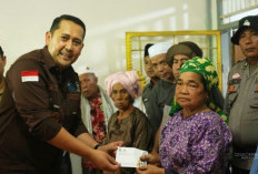 Sampaikan Duka Mendalam, Bupati M. Syukur Salurkan Bantuan Korban Kebakaran Tunggul Bulin