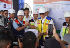 Menko Infrastruktur dan Pembangunan Kewilayahan Agus Harimurti Yudhoyono Tinjau Progres Jalan Tol Palembang