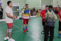 Duet Bupati H M Syukur- Lurah Pematang Kandis Mahmudi Sabet Juara Pertama Kejuaraan Bulutangkis HUT ke-81 RI 