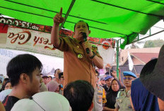 Bupati BBS Turun ke Lokasi Temui Warga Aksi Demo Stockpile Pasir di Penyengat Olak