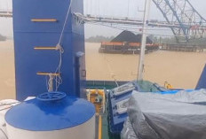 Tongkang Batu Bara Serempet Jembatan Muara Sabak, Tiga Tiang Fender Hilang