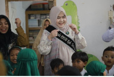 Kawal Wajib Belajar 13 Tahun, Bunda PAUD Tanjab Barat Tinjau Langsung MPLS Anak Suku Duano