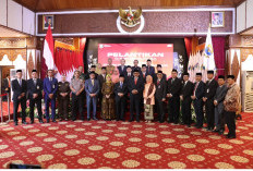 Gubernur Al Haris Resmi Lantik Sudirman sebagai Komisaris Utama Bank Jambi yang Baru