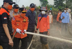 Al Haris Turun ke Sarolangun Pastikan Karhutla Ditangani, Minta Waterbombing untuk Pendinginan