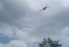 Karhutla Terjadi di Dekat Permukiman Warga, Helikopter Water Bombing Diterjunkan