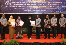 Fasilitasi Hak Cipta, Kanwil Kemenkum Jambi Serahkan Empat Surat Pencatatan Ciptaan kepada Pencipta Lagu