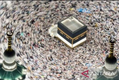 Jemaah Haji Berpamitan Dengan Tawaf Wada dan Doa di Masjidil Haram
