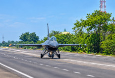 4 Pesawat Tempur TNI AU Sukses Uji Pendaratan Darurat di Tol Pasuruan–Probolinggo