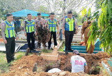 Hampir Sepekan di Kamar Jenazah, Mr X Korban Laka Dimakamkan Polisi