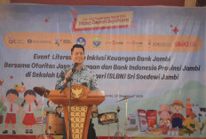 Event Literasi dan Inklusi Keuangan Bank Jambi dan OJK Provinsi Jambi di SLB Negeri Sri Soedewi Jambi