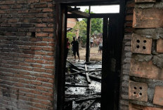 Bangunan Bekas Bengkel di Pijoan Hangus Terbakar