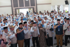 Lepas 442 JCH Kloter BTH 19, Gubernur Al Haris : Fokus Ibadah Haji, Jangan sia-siakan Perjuangan Puluhan Tahun