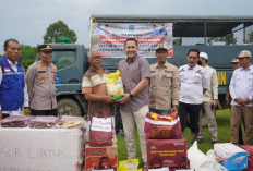 Sambangi Korban Banjir Selango, Bupati M. Syukur: Bapak Ibu Tidak Sendirian