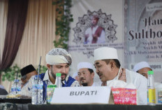 Bupati Anwar Sadat Hadiri Peringatan Haul Ulama dan HUT Ponpes Sa’adatul Abadiyah Kuala Tungkal