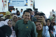 Bupati M. Syukur Instruksikan Pelajaran Adat Masuk Kurikulum Sekolah untuk Perkuat Jati Diri Siswa