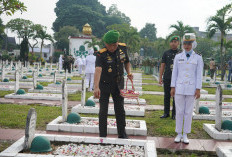 Korem 042/Gapu Gelar Ziarah Rombongan Peringati Hari Juang TNI AD ke-80 di TMP Satria Bhakti