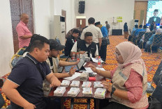 Asrama Haji Cipondoh Gelar Simulasi Keberangkatan Jemaah Kloter Pertama, Terima Kartu Nusuk dari Syarikah