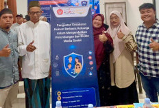 Cegah Bullying dan Risiko Medsos, FH - UNJA Gelar Edukasi Hukum Berbasis Keluarga di Desa Teluk Raya