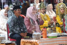 Pentas Seni Sunda dan Banjar Semarakkan Hari Jadi Tanjab Barat ke-61 dan HUT Kemerdekaan RI