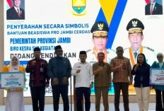 Kucurkan Rp 6 Miliar, Gubernur Al Haris Salurkan Beasiswa Pro Jambi Cerdas 2026 untuk 500 Mahasiswa 