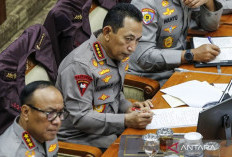Rapat Kerja dengan Komisi III, Kapolri Tolak Polri Berada di Bawah Kementerian