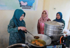 Ketua TP PKK Tanjabbar Hj. Fadhilah Sadat Buka Pelatihan Nugget Ikan-Udang untuk Perkuat Ketahanan Pangan