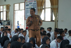 Kadis Kominfo Merangin Minta Siswa SMAN 5 Bijak dan Sopan Bermedia Sosial Demi Masa Depan