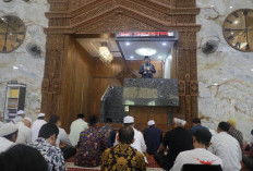Bupati Anwar Sadat Minta Masyarakat Tak Abaikan Shalat Saat Sibuk Cari Rezeki