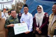 Gubernur Al Haris Datangi Korban Kebakaran di Lagan Tengah Tanjabtim, Bantu Biaya Pembangunan Rumah Warga