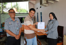 Kemenkum Jambi Serahkan Keputusan Status WNI kepada Andi Alatas, Tegaskan Kepastian Hukum