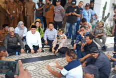 Massa Desak DPRD Gunakan Hak Angket, Terkait Kebijakan Sampah Kota Jambi