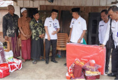 Kunjungi Korban Kebakaran di Seling, Wabup A. Khafidh Salurkan Bantuan Sosial