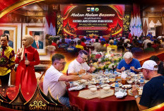 Gubernur Jambi Al Haris Jamu Makan Malam Tim Urawa Nasional di Rumah Dinas