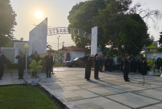 Rangkaian Peringatan Hari Pengayoman ke - 81, Kanwil Kemenkum Jambi Tabur Bunga di TMP Satria Bhakti