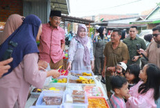 Bupati Anwar Sadat-Ketua TP PKK Berburu Takjil, Dukung UMKM Sekaligus Peringati Hari Perempuan Internasional