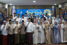 Kedepankan Adab, Bupati M Syukur Minta Maaf kepada Pejabat di Momen Halal Bihalal