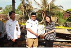 Gerak Cepat Bupati Anwar Sadat, Sambangi dan Salurkan Bantuan Langsung untuk Korban Kebakaran Sungai Nibung