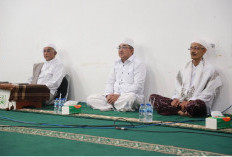 Bupati dan Ketua TP PKK Tanjab Barat Hadiri Haul Hj. Siti Fatimah di Ponpes Al-Baqiyatush Shalihat