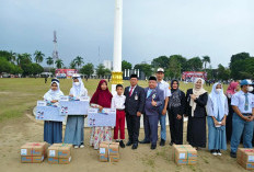 Program Pemprov Pro Jambi Cerdas : Ratusan Siswa di Kota Jambi Terima Bantuan Peralatan Belajar hingga SPP