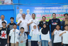 Sekda Hermansyah Lepas Atlet PBSI Tanjab Barat ke Ajang PB Pratama Open Jambi 2026