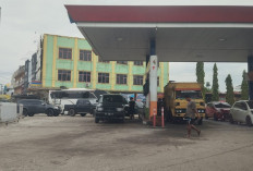Antrean BBM Solar di SPBU Dalam Kota Jambi Semakin Menggila