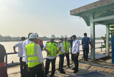 Tirta Mayang Setop Pengaliran Air, Ada Genangan Minyak di Intake Sijenjang