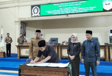 DPRD Sarolangun Sahkan Perda Pertanggung Jawaban Pelaksanaan APBD 2025