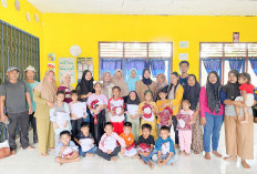 Program Unggulan Bupati Tanjabtim, 568 Siswa SD dan MI di Sabak Barat Dapat Seragam Sekolah Gratis