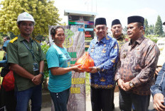 Bantu Masyarakat, PT Bukit Barisan Indah Prima Salurkan 350 Paket Sembako