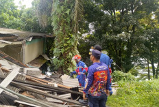 Diguyur Hujan Semalaman, Rumah Dinas di Jambi Tiba-Tiba Roboh! Ini Kronologinya