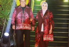 Wabup Katamso Tampil di Catwalk pada Malam Apresiasi dan Peragaan Busana Jambi